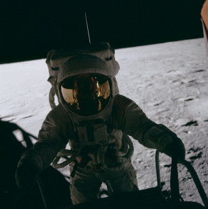 Pete_Conrad_on_LM_ladder,_Apollo_12