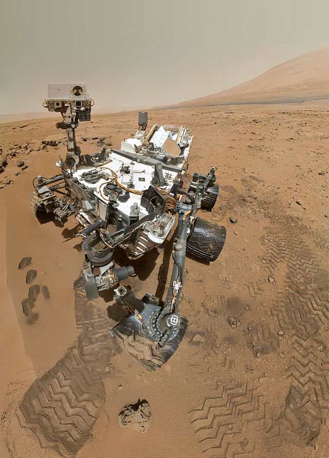 PIA16239_High-Resolution_Self-Portrait_by_Curiosity_Rover_Arm_Camera_npc