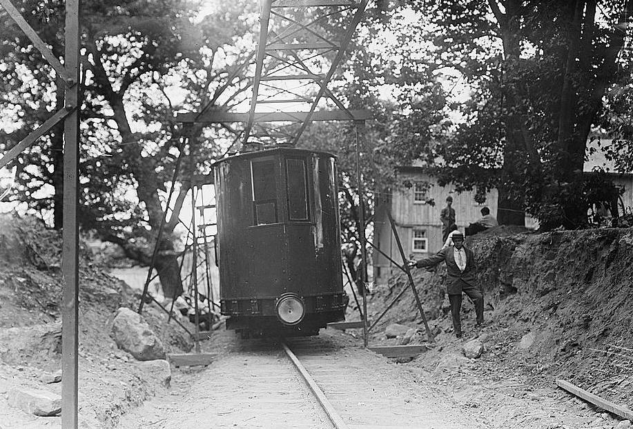 La automotrice della Pelham Park and City Island Railway