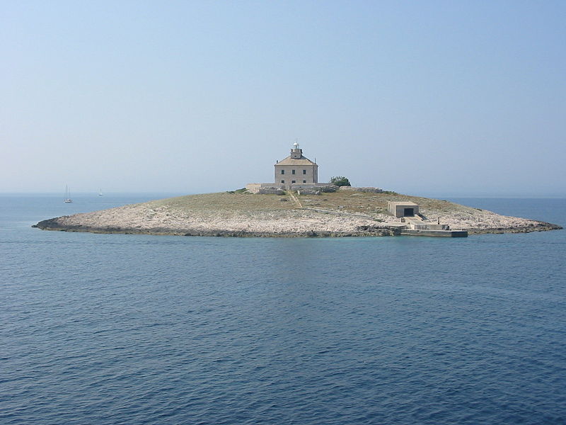 1 - L' isola di Pokonji Dol vista dal traghetto fra Korčulą e Hvarem