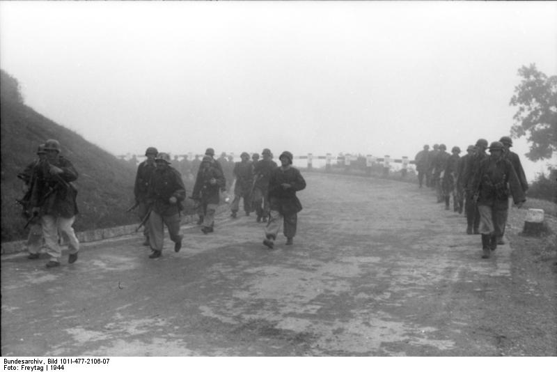 Bei Mailand, deutsche Soldaten auf dem Marsch