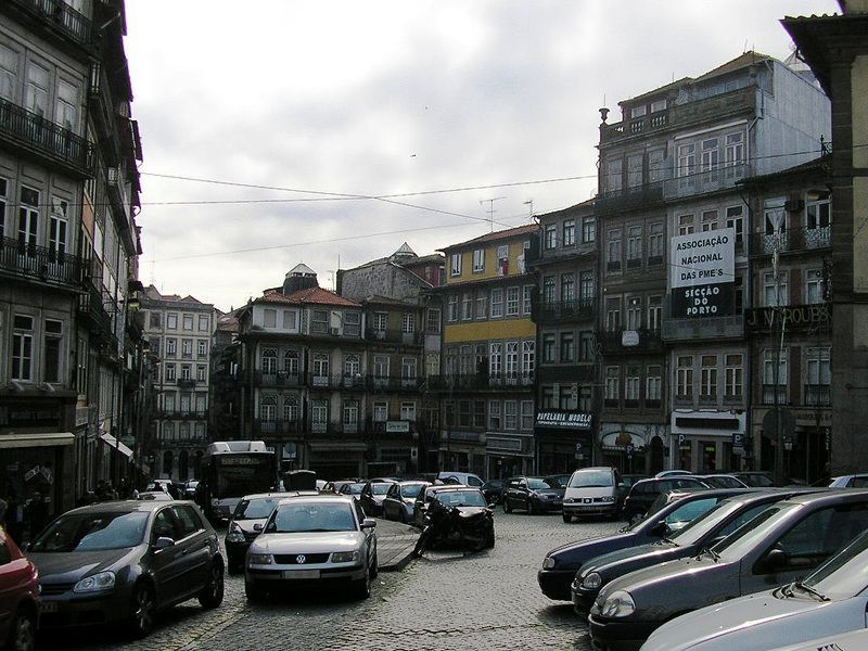 Largo Loios, Porto