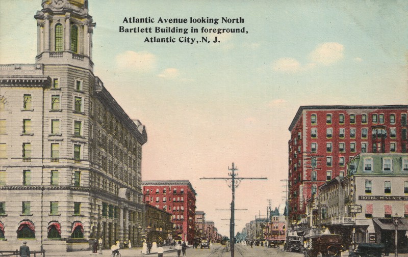 Atlantic_Avenue_looking_north,_Atlantic_City,_NJ