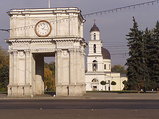 Chisinau-arc-bell-tower