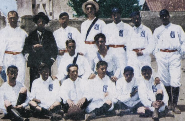 La squadra del Real Madrid nel 1902, anno della fondazione.