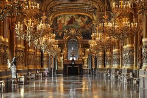 Il "grand foyer" dell'Opera Garnier a Parigi.