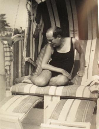 Theodor W. Adorno in spiaggia