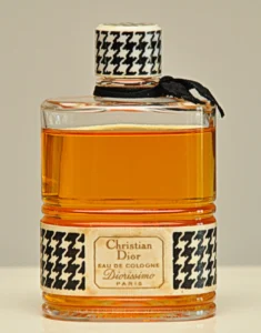 Bottiglia di colonia Diorissimo di Christiane Dior.